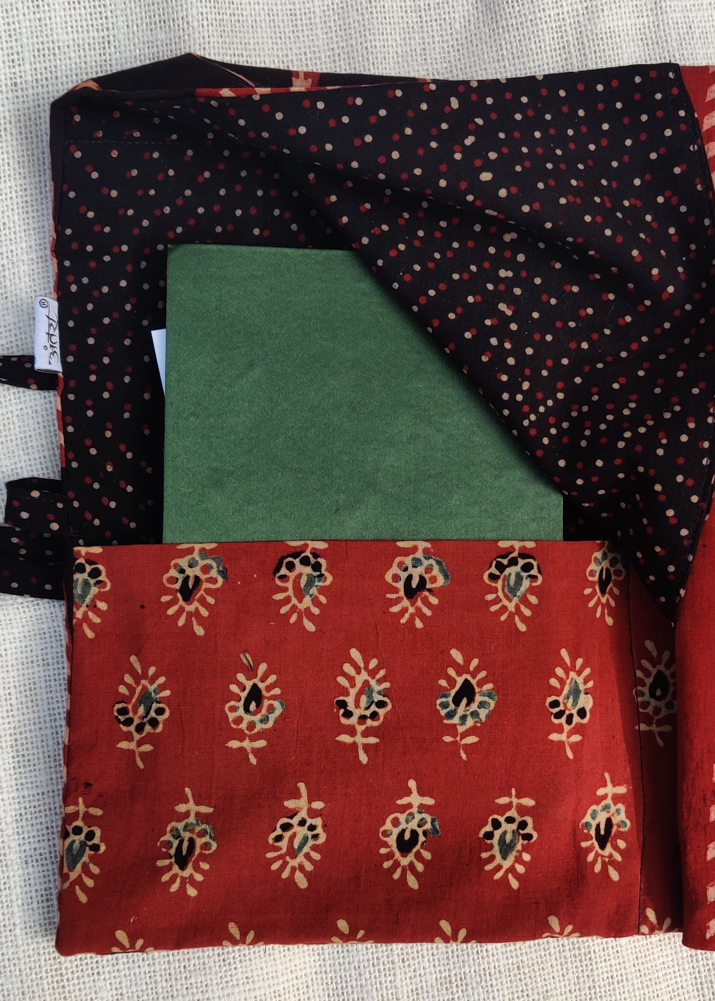 Brush roll up case | Turn into a A5 Notebook folder | Tie around waist when painting