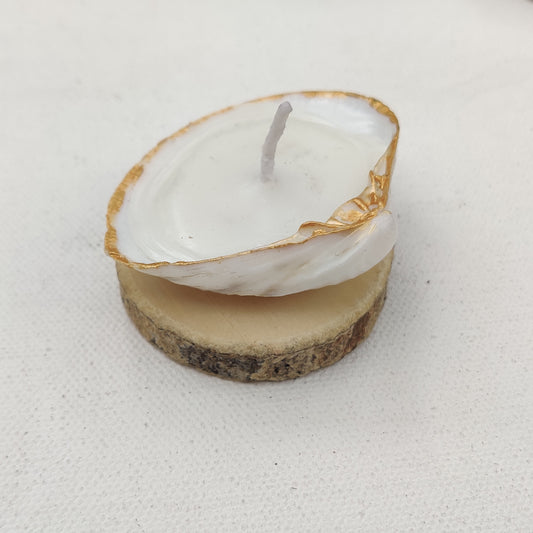 Triangular Shell Candle | 100% Soy wax | Vanilla Scented